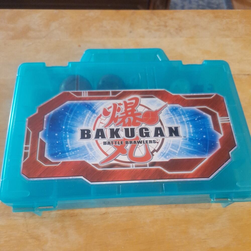 Bakugan Battle Brawlers Turquoise Carrying Case Holds 24 Balls w/5 Balls